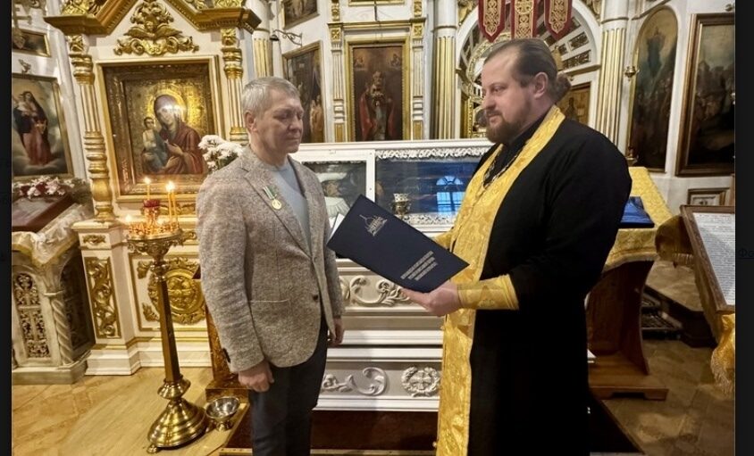 Во благо людей и веры: Леонид Белуга удостоен высшей награды Петрозаводской епархии