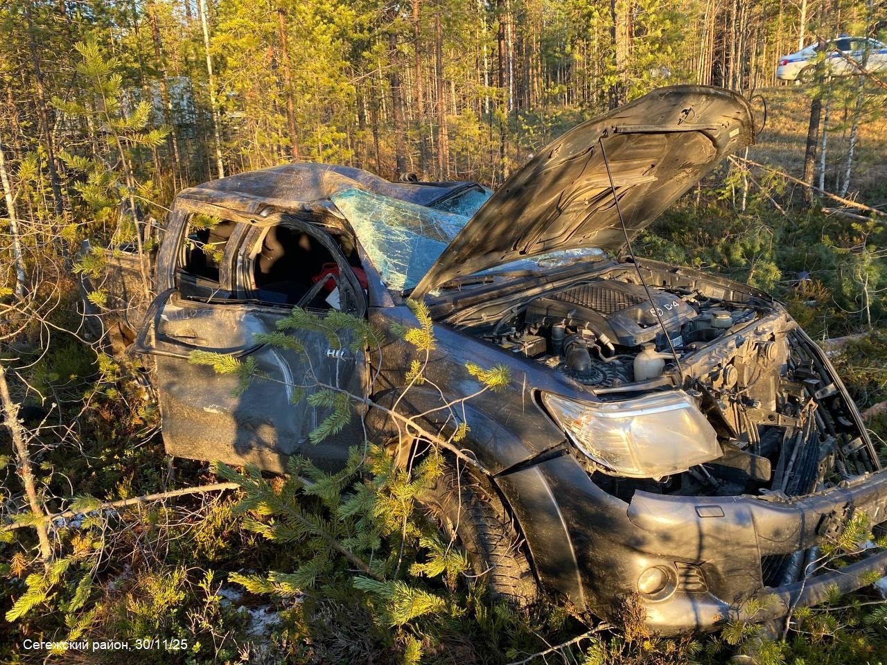 Двоих госпитализировали из легковушки, несколько раз перевернувшейся в Сегежском округе