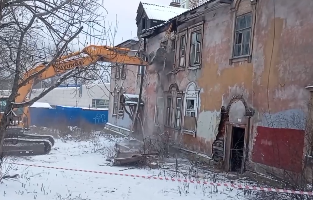 Аварийный дом снесли на Зареке в Петрозаводске