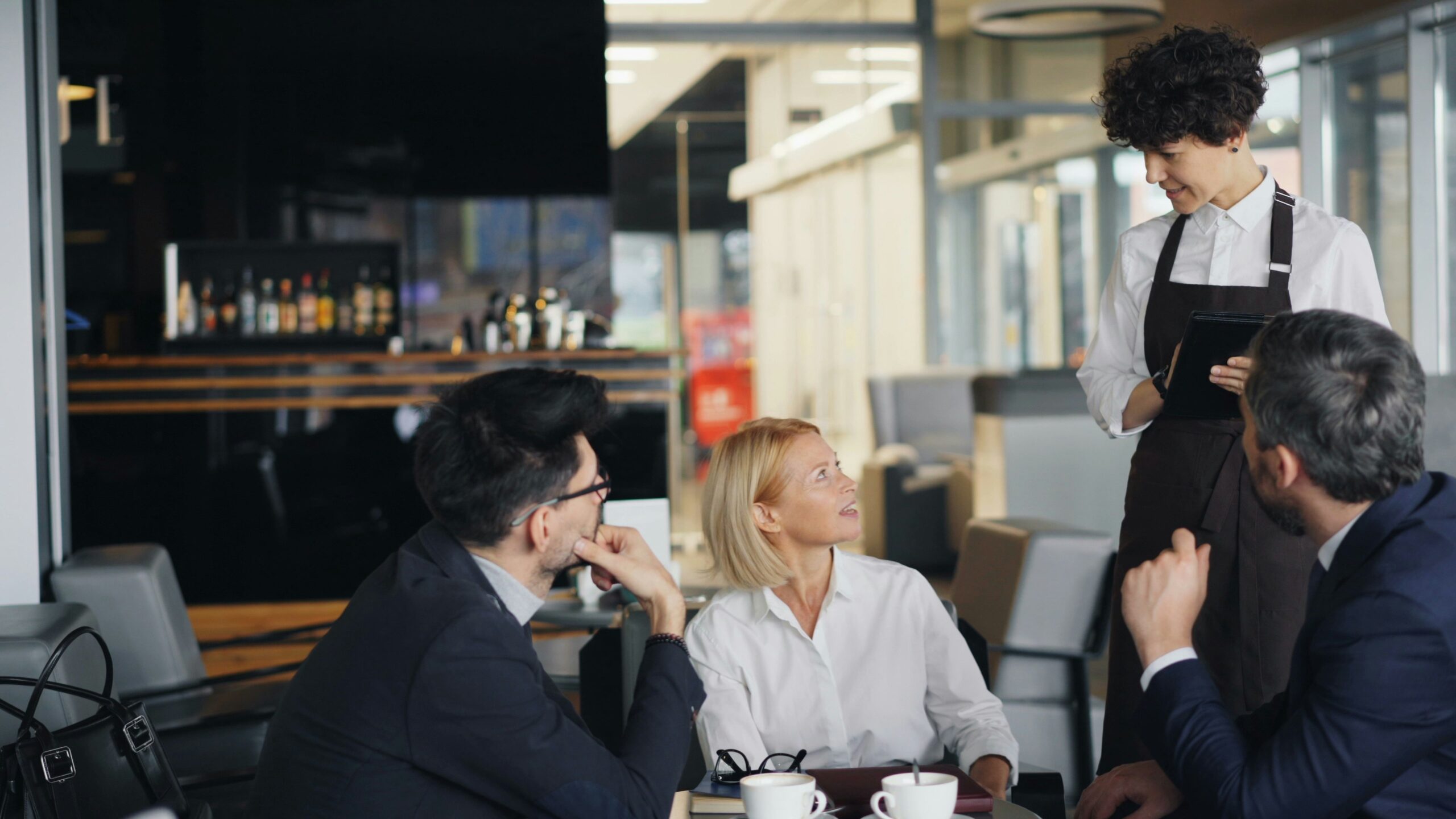 Зарплаты в карельском общепите показали рекордный рост