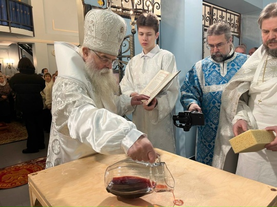 В микрорайоне Ключевая митрополит Петрозаводский и Карельский Константин освятил новый храм в честь иконы Божией Матери