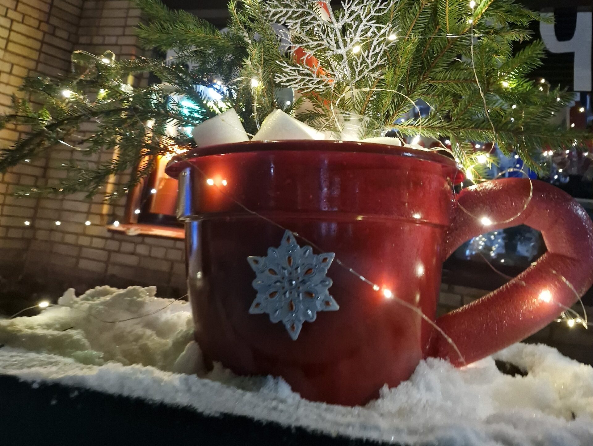 Предприниматели украсили свои торговые точки в Олонецком районе