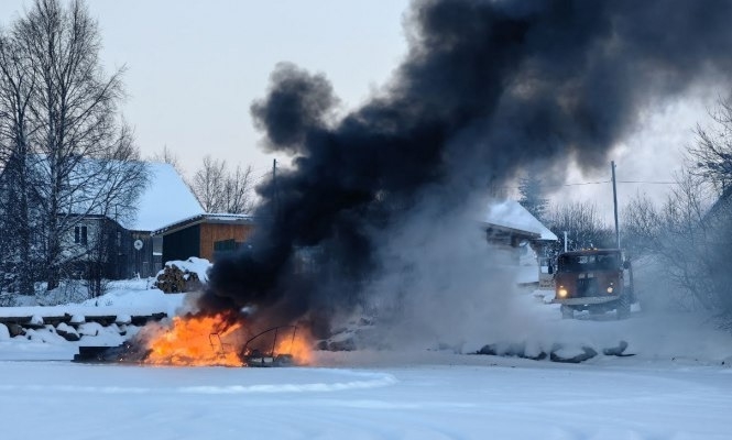 В Заонежье сгорело туристическое судно
