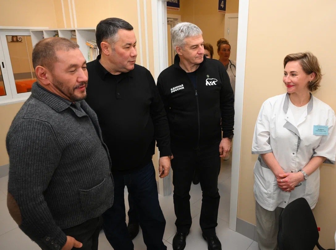 Игорь Руденя поздравил коллектив с открытием новой амбулатории в Олонецком районе Карелии