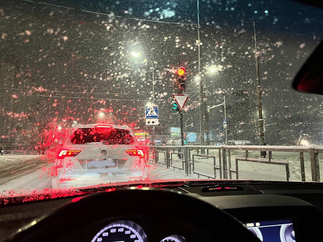 Российских автолюбителей ждут новые дорожные знаки