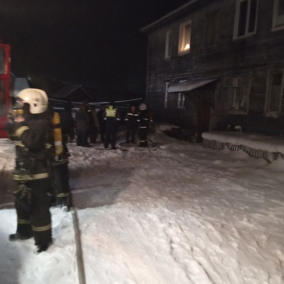 Новогодний пожар в многоэтажке потушили за пару часов до боя курантов