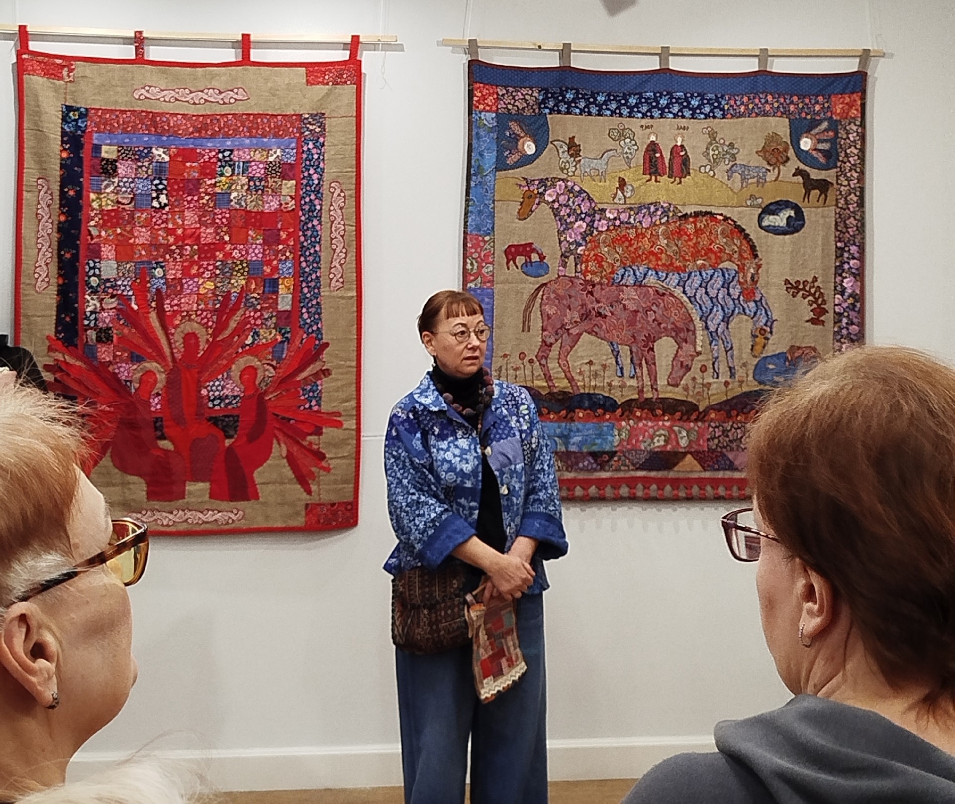 В Доме ремесел Петрозаводска открыта выставка текстильной пластики «Житийное»