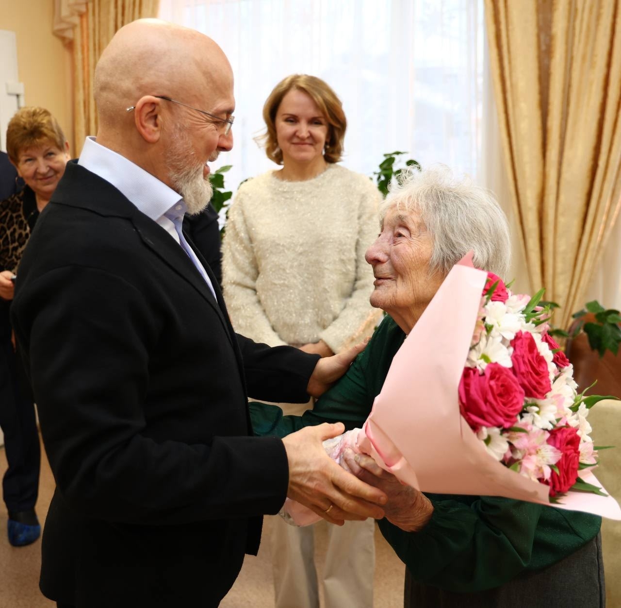 Участница Сталинградской битвы отмечает 100-летний юбилей