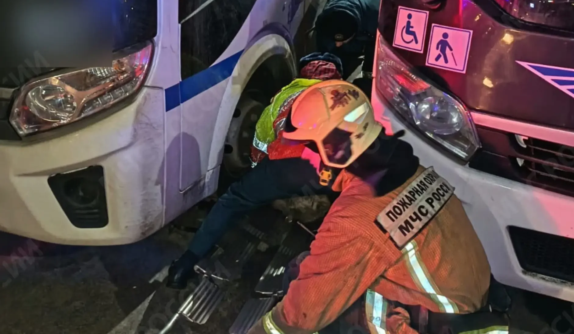 Трудовая инспекция завершила расследование несчастного случая на автовокзале Петрозаводска, когда водителя зажало между автобусами