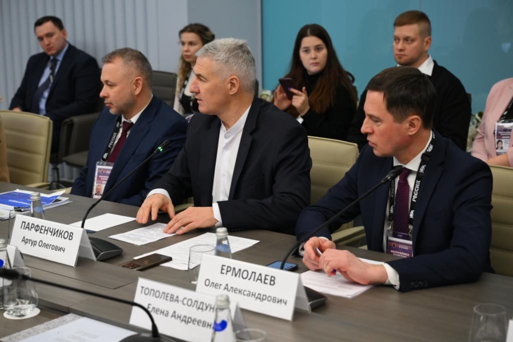 Регулярное авиасообщение и благоустройство общественных пространств: в рамках Дней Карелии в Москве состоялась презентация мастер-плана Костомукши