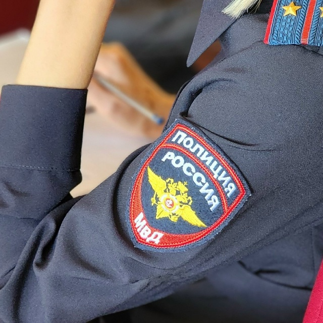 Житель Кондопоги расплачивался в магазине банковской картой соседки