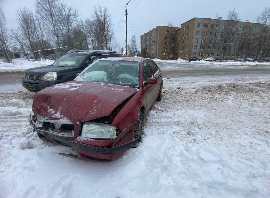 Автоледи пострадала лобовом ДТП в Кондопоге