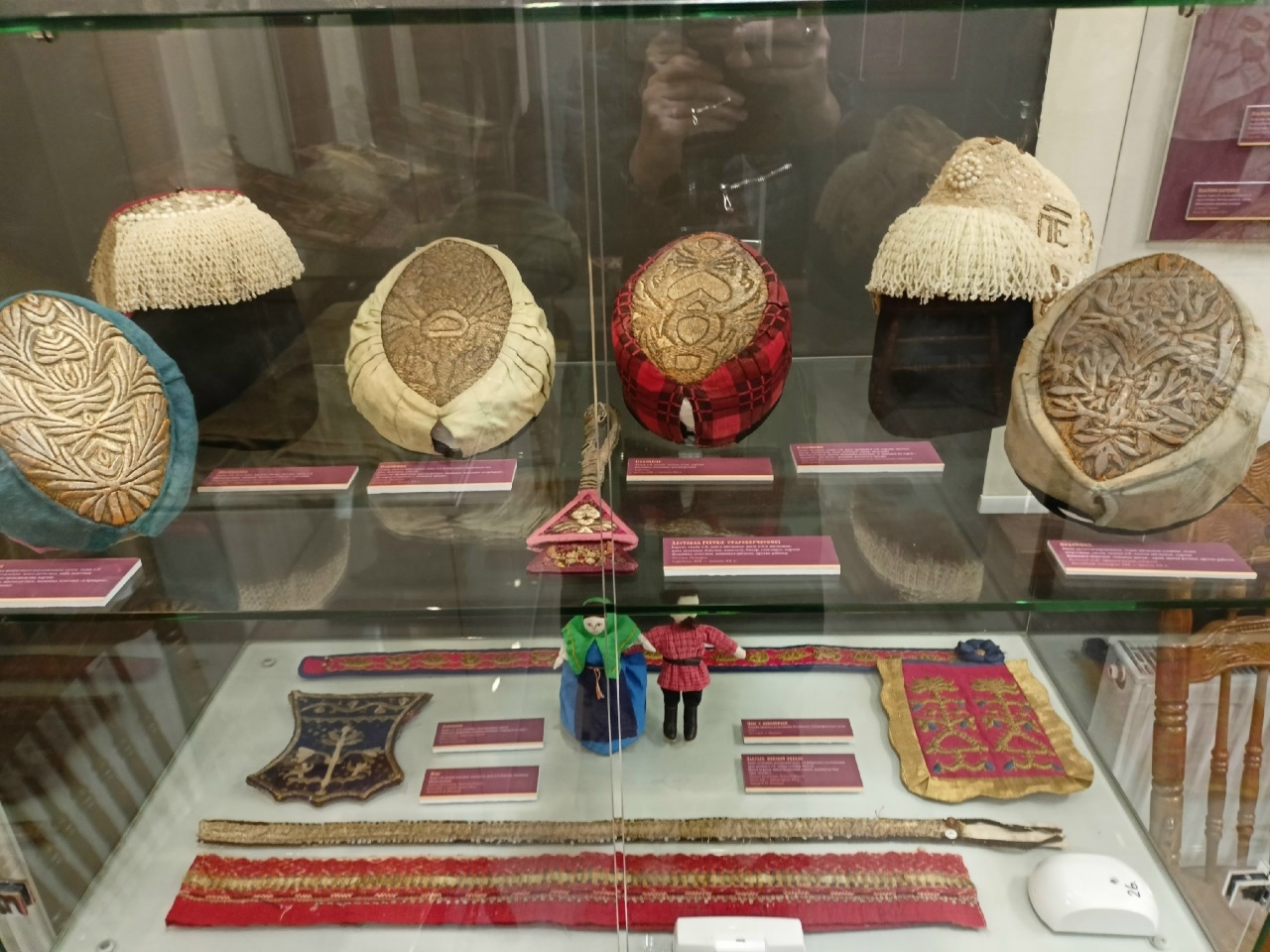 В Петрозаводске открылась выставка золотного шитья «Злато-серебро»