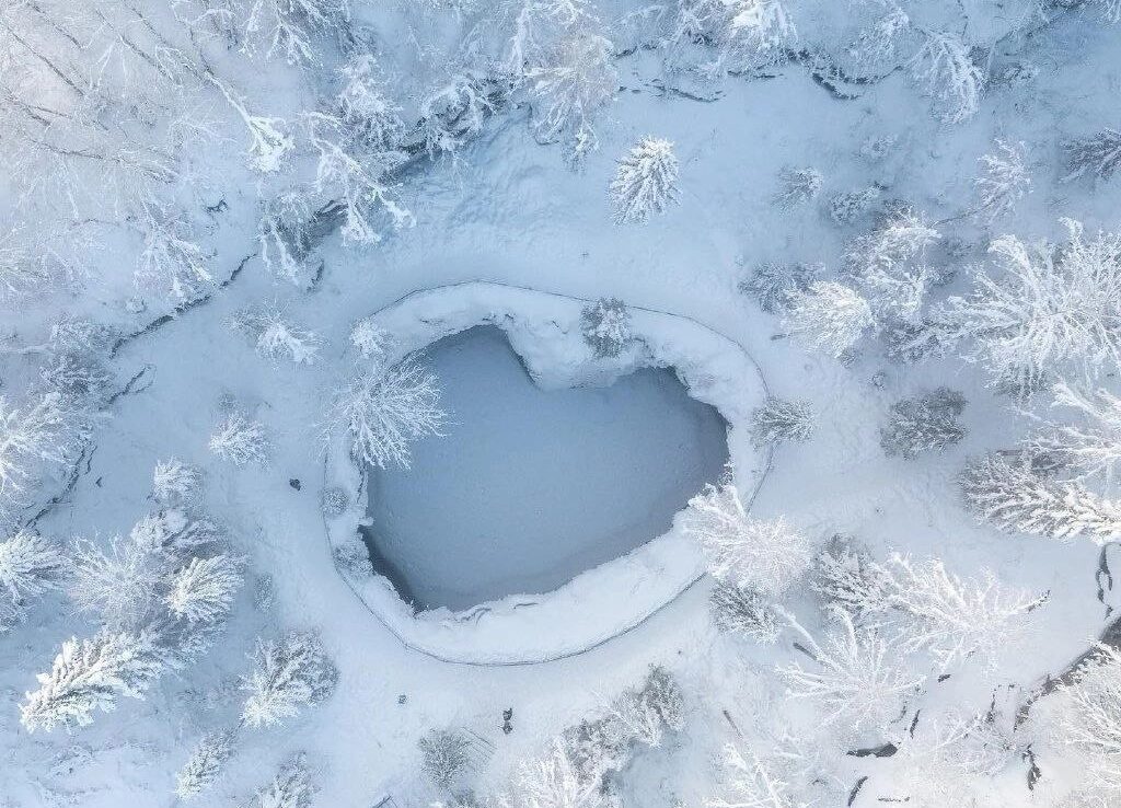 Мраморное подземелье подарило сердце посетителям Рускеалы