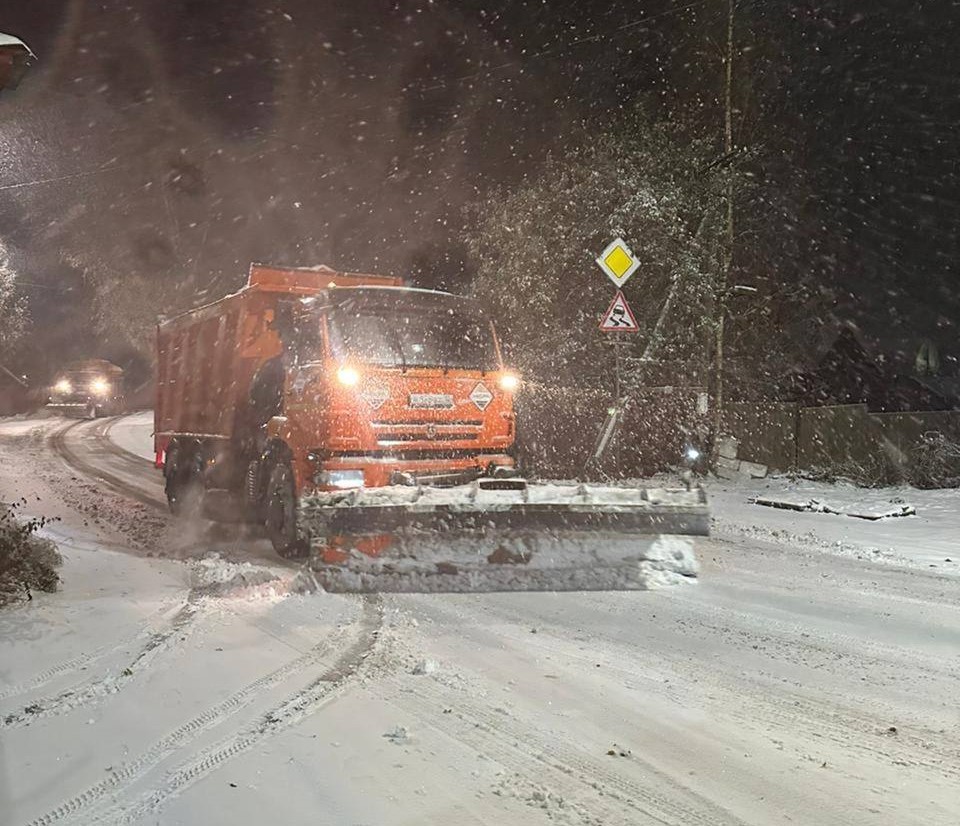 Более 230 единиц снегоуборочной техники задействовано на региональных трассах Карелии