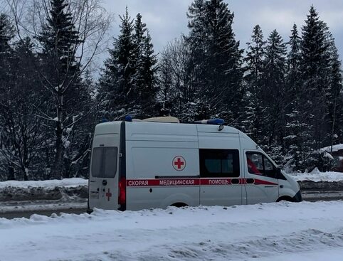 Выжившего в страшной аварии с двумя погибшими на трассе «Кола» карельского ребенка перевезут в больницу Санкт-Петербурга