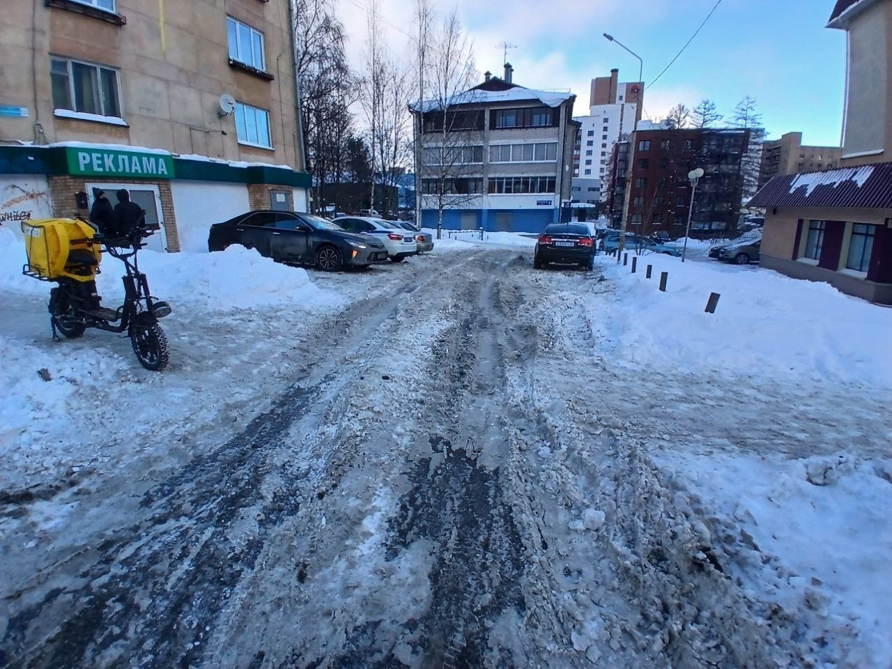 Велосипедиста сбили на тротуаре в Петрозаводске