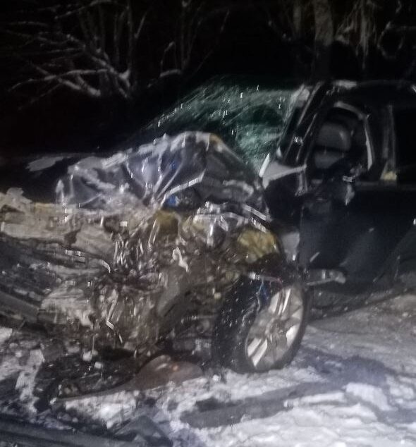 Три человека пострадали во время лобового ДТП в Питкярантском округе