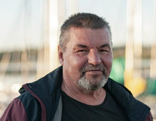 «Глаза загорались огнем при встрече с парусом»: известный яхтсмен умер в Карелии