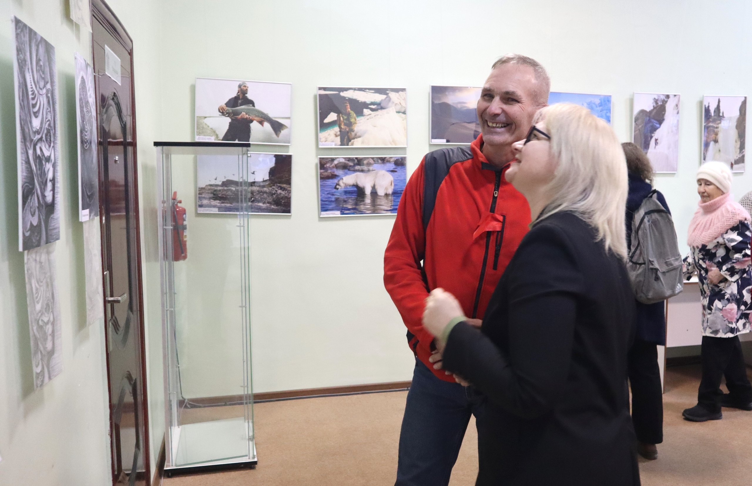 Увлекательную фотовыставку о путешествиях по России открыли в Сегеже