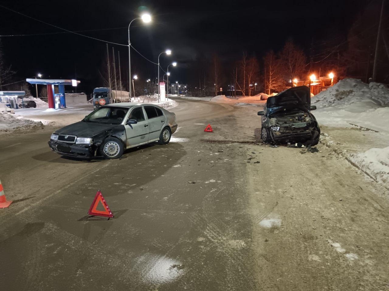 Легковушка жестко протаранила ВАЗ в Петрозаводске: пострадал водитель