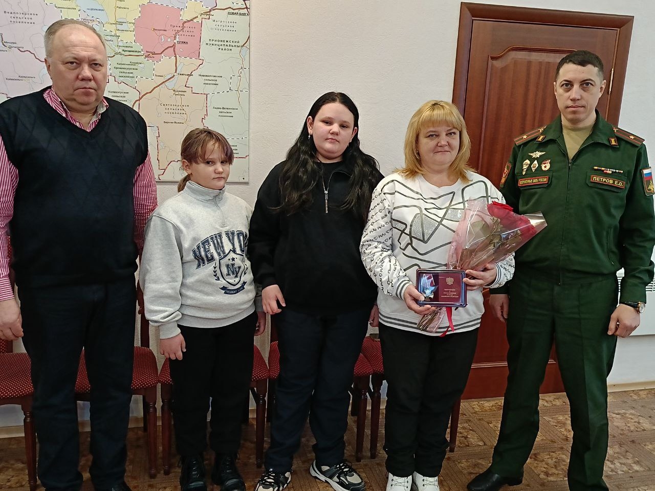 В Карелии Орден Мужества вручили супруге погибшего участника СВО