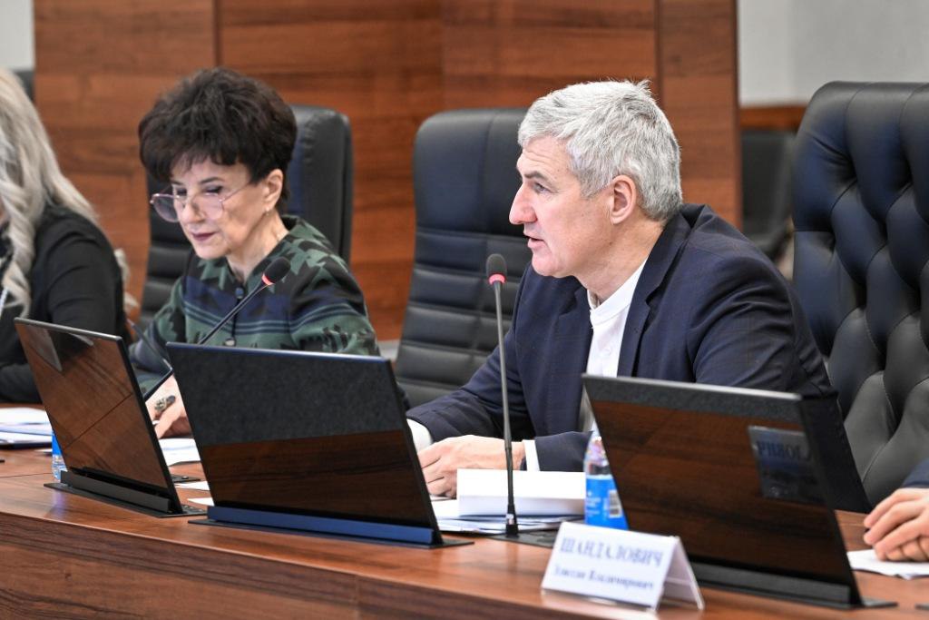 Глава Карелии Артур Парфенчиков поставил задачу продолжить комплексное благоустройство Петрозаводска