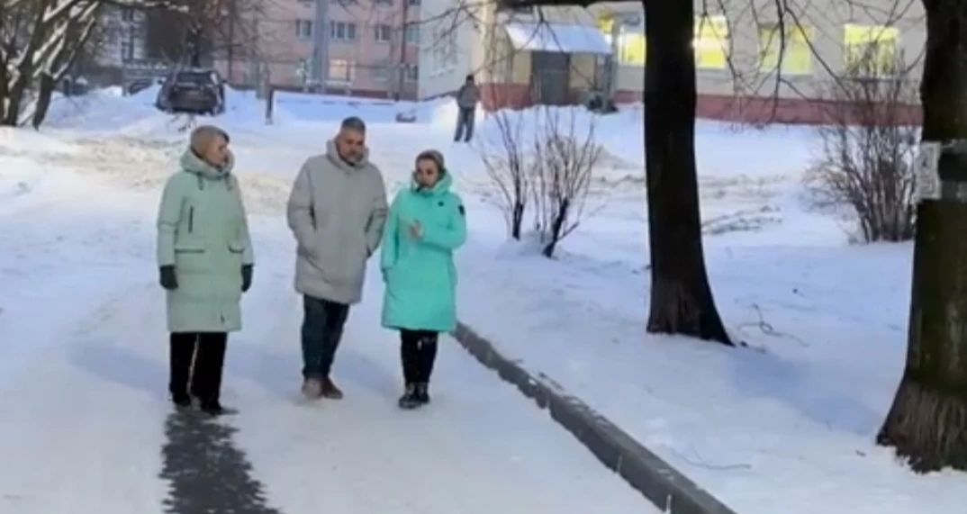 Инна Колыхматова обошла дворовые территории в Петрозаводске