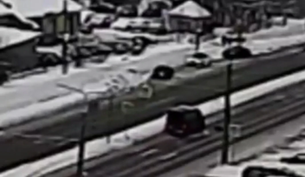 Стали известны подробности аварии со сбитой женщиной в Петрозаводске микроавтобусом