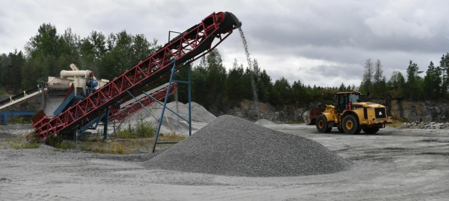 Собянин: при строительстве и ремонте дорог Москвы используется важнейший материал из Карелии