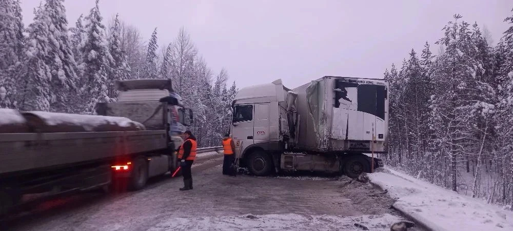 Трасса «Кола» «поехала»: пожарные Беломорского округа оказали помощь в регулировке движения