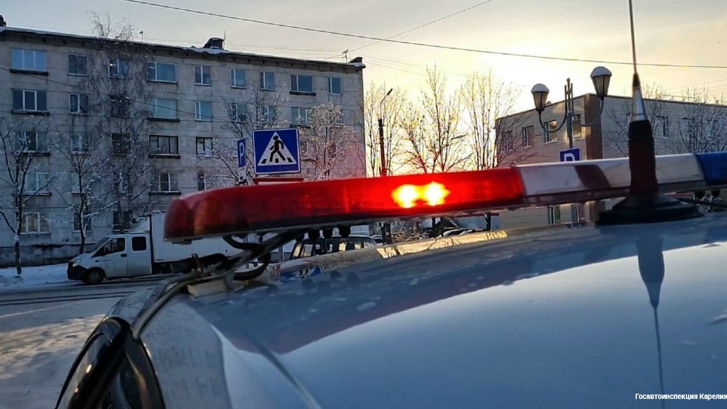 Карельских автолюбителей предупредили о гололедице на выходных