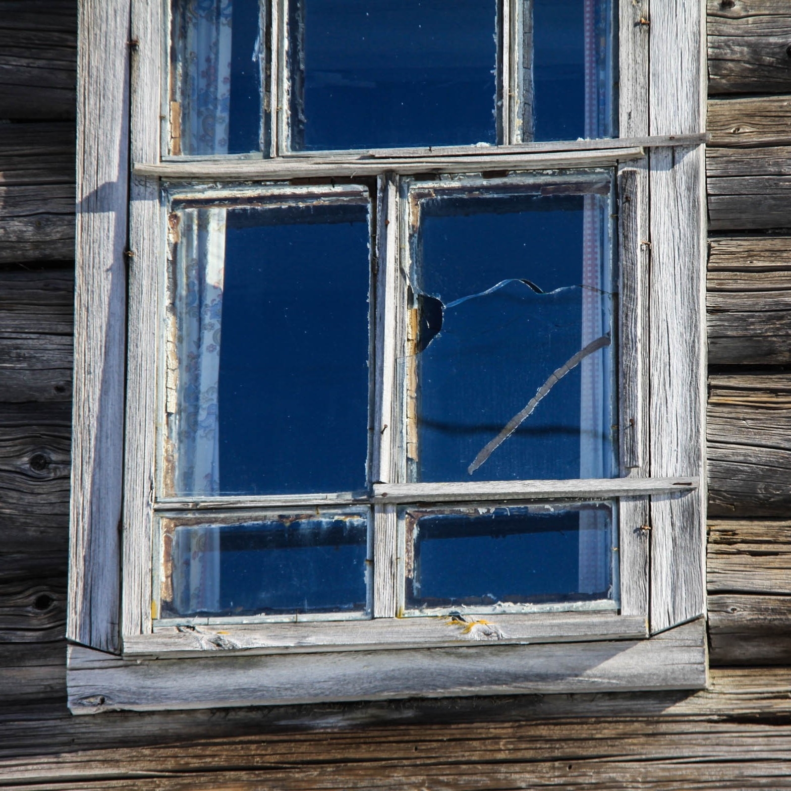 Петрозаводчанин избил сожительницу кочергой