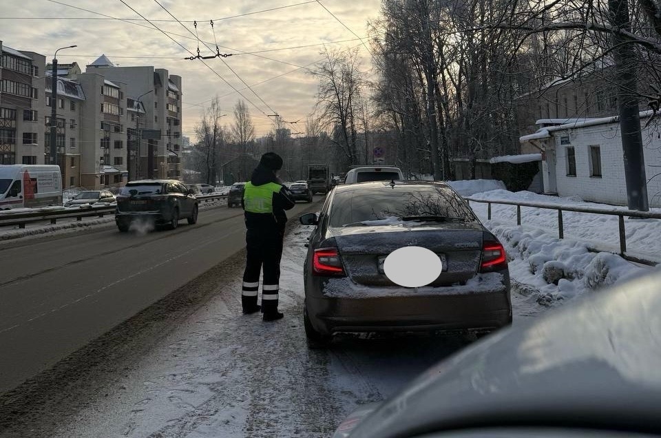 Пять водителей Петрозаводска наплевали на безопасность детей и большой штраф