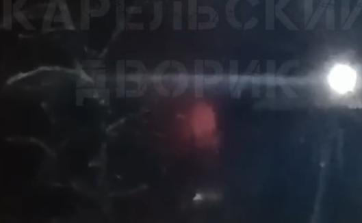 Жилой деревянный дом полыхает на Зареке