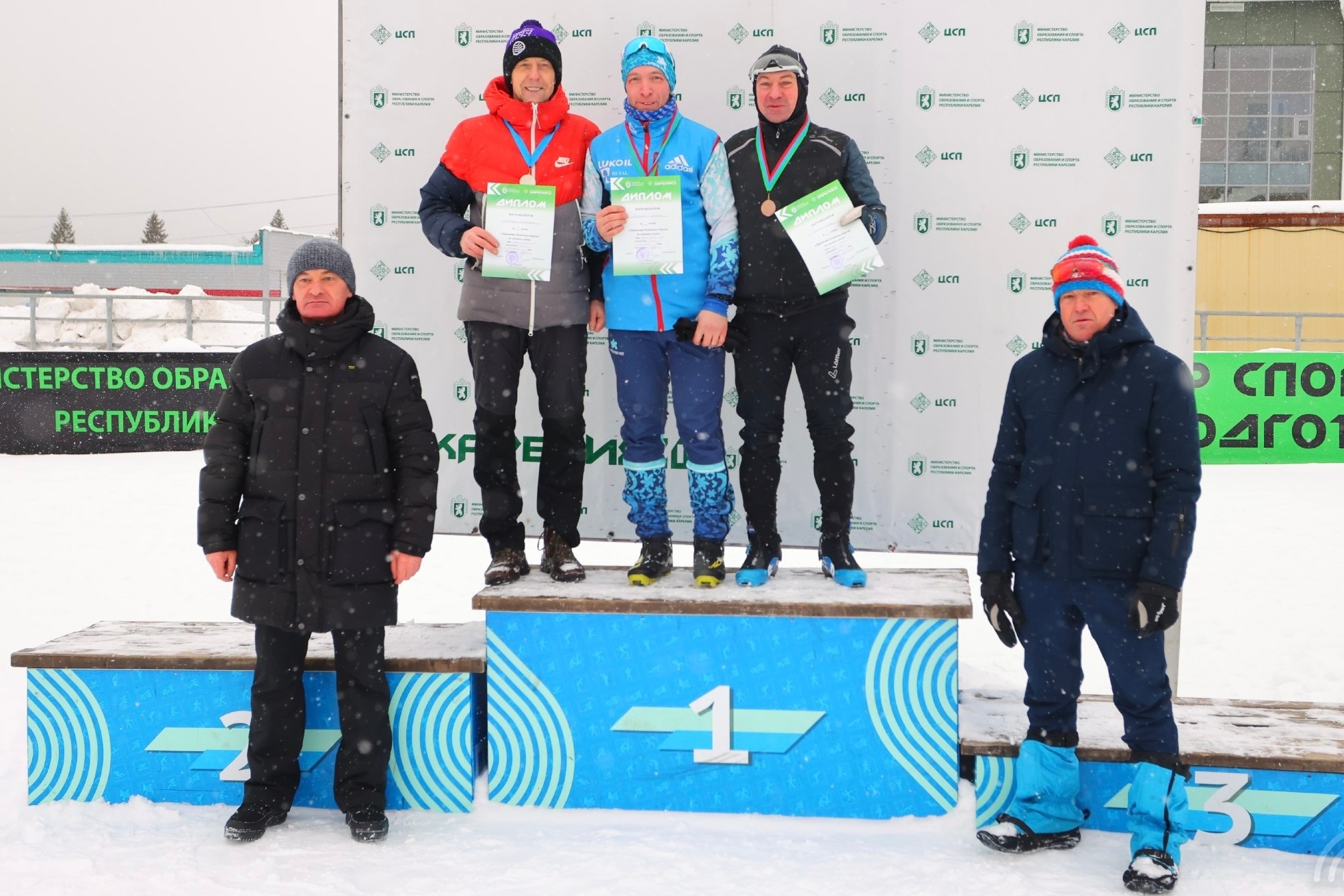 Золото, бронзу и серебро завоевали спортсмены из Костомукши на чемпионате по лыжным гонкам