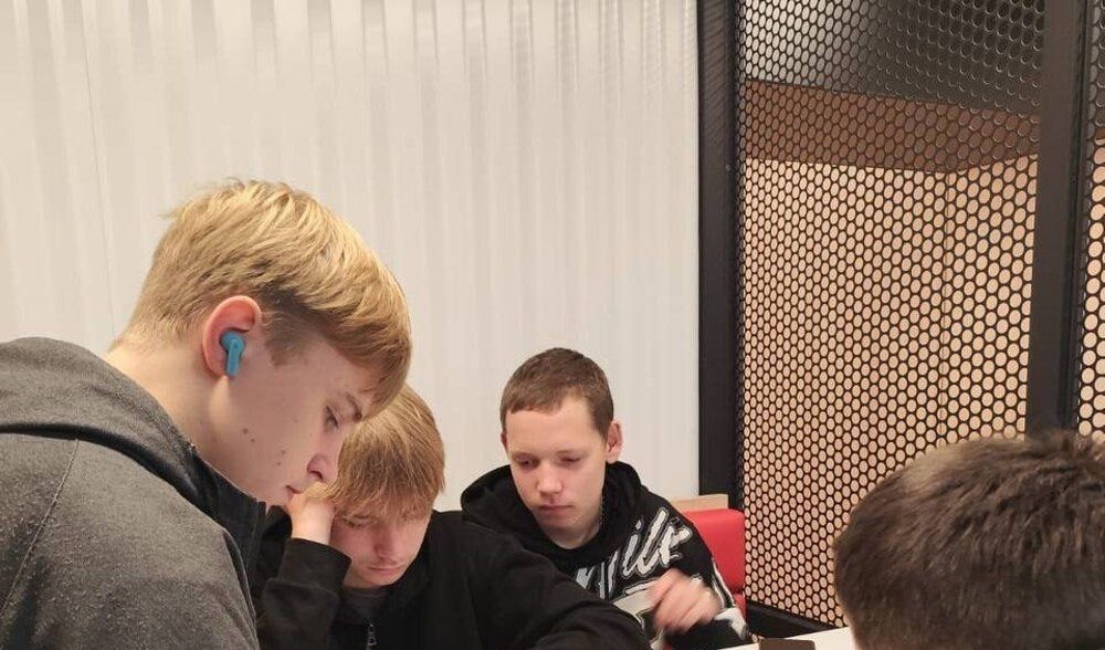 В Карелии увеличился размер ежемесячной выплаты на детей в возрасте 17-18 лет, обучающихся в школе