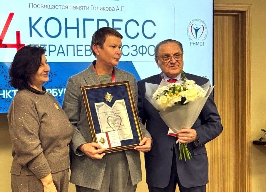 Серебряный орден Гиппократа вручили в Карелии врачу, педагогу и депутату Петросовета