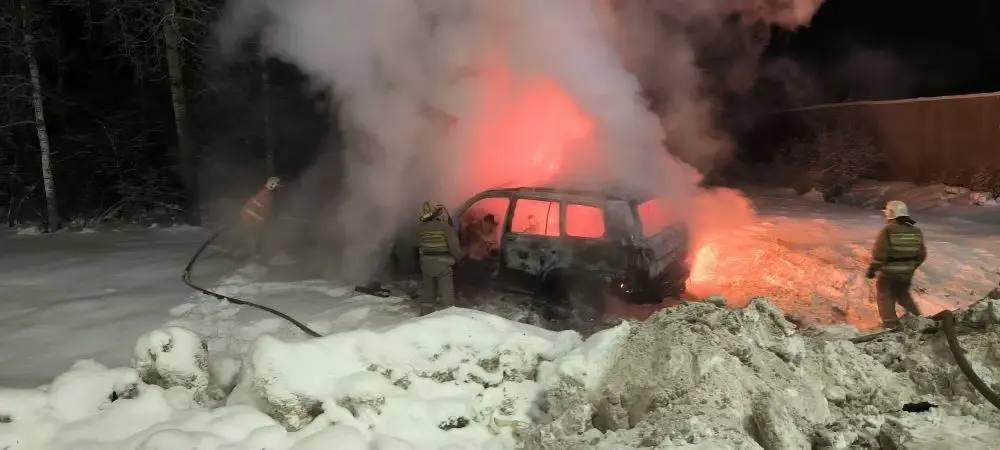 Иномарка сгорела дотла под Петрозаводском