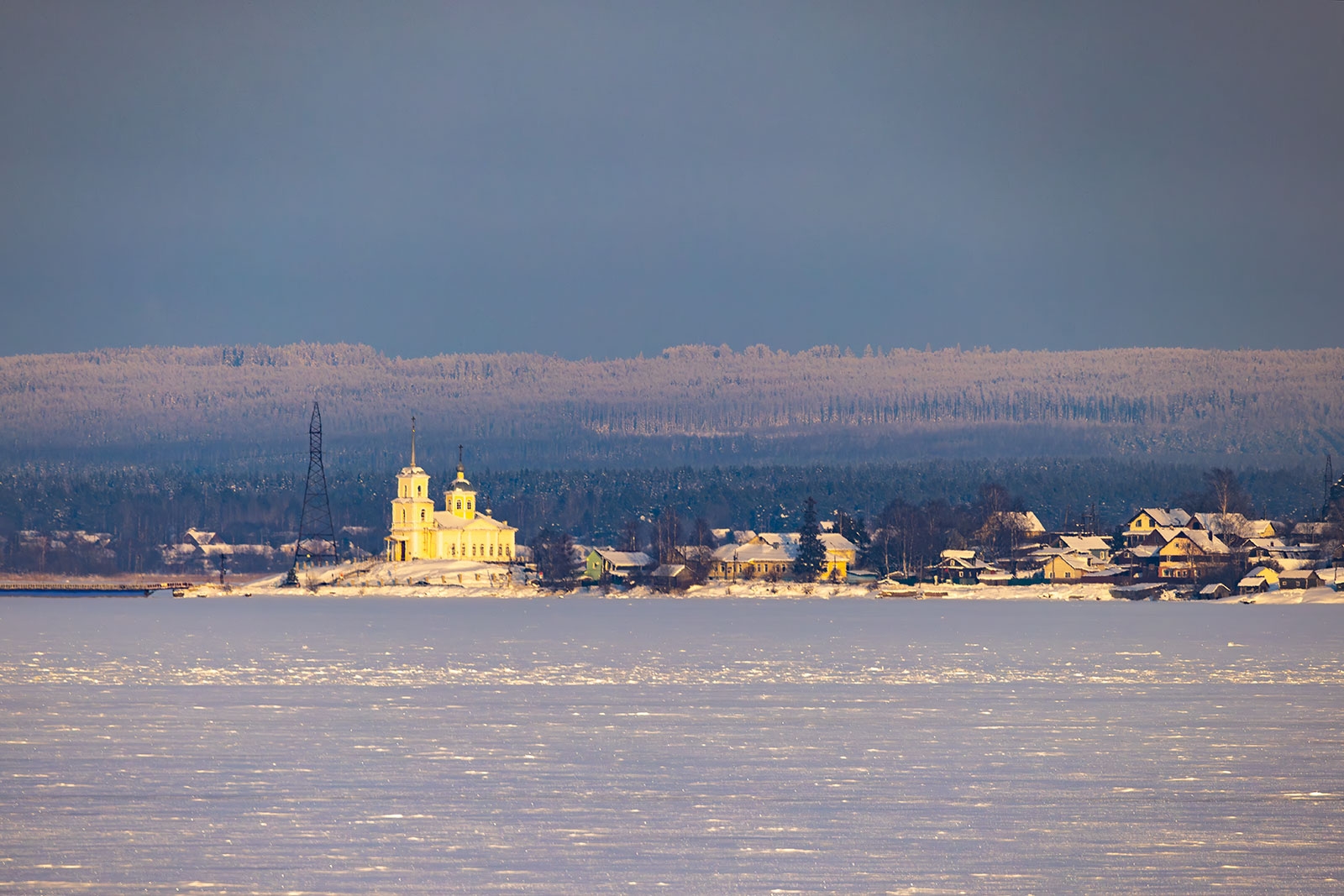 Систему видеонаблюдения установили на понтонном мосту в Соломенном