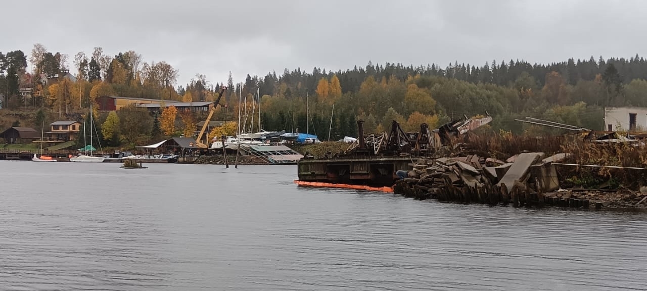 Компании в Карелии грозит штраф за разлив нефтепродуктов в Ладожском озере