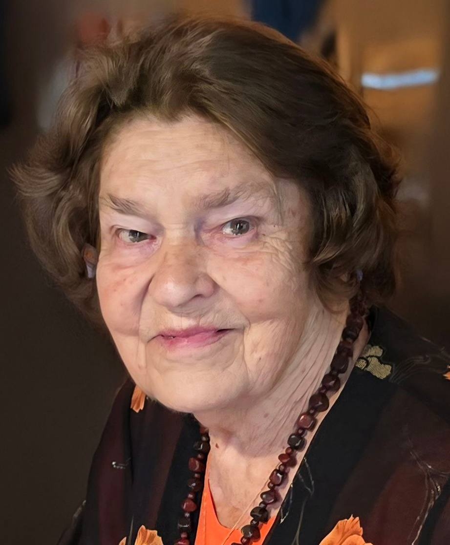 Посвятила больнице 40 лет: детский врач Евгения Мишуткина отмечает 90-летний юбилей