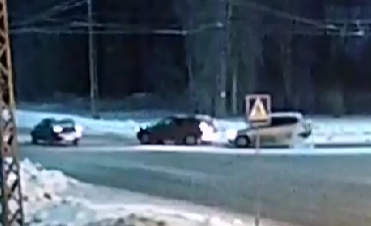 Две легковушки столкнулись в спальном районе Петрозаводска