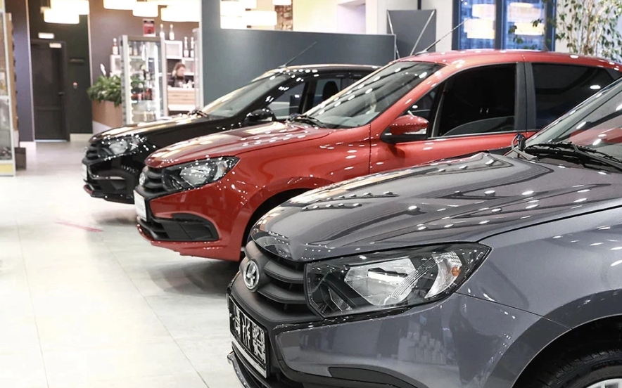 Узнали, автомобили каких марок чаще всего покупали россияне в 2025 году