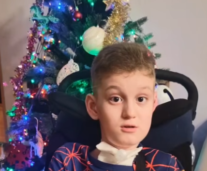 Сева прочитал стихотворение Деду Морозу