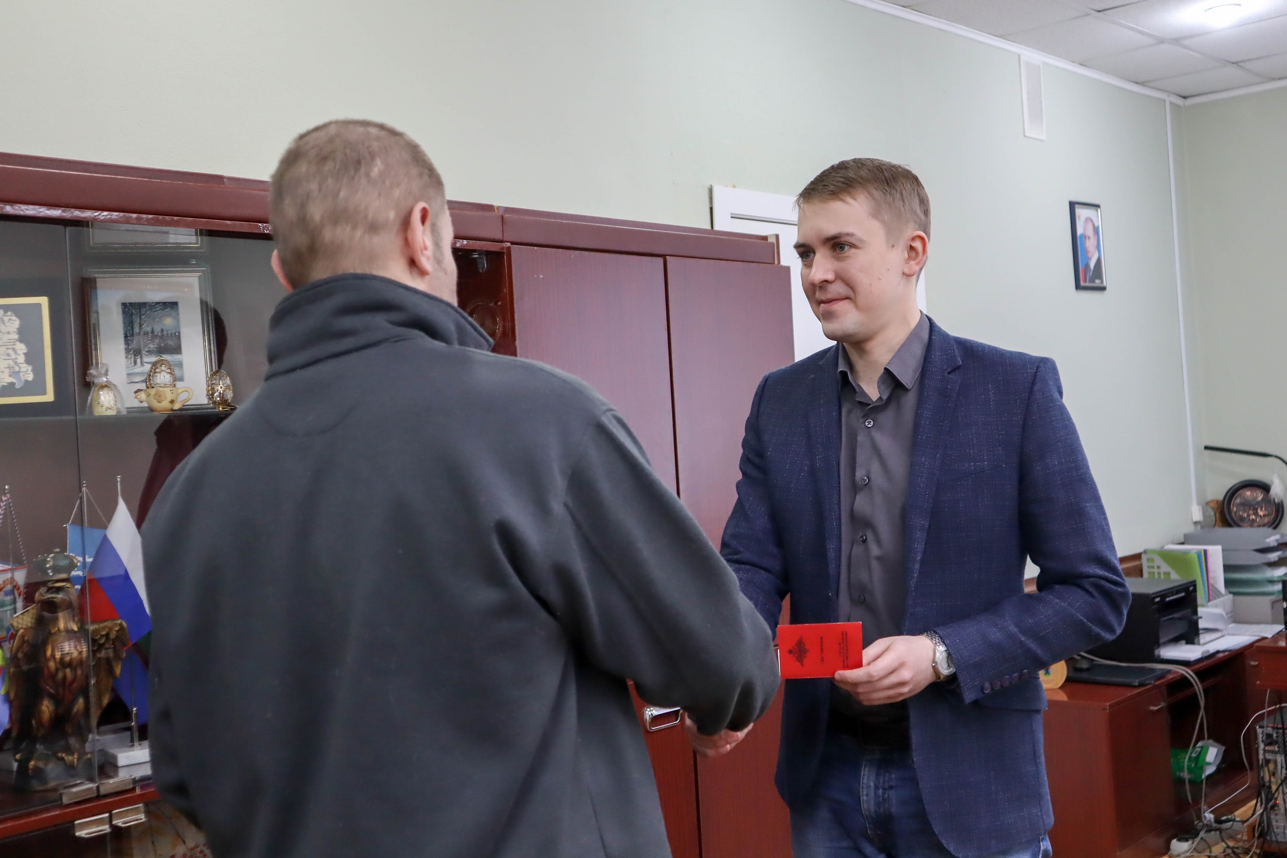 Жителю Калевалы вручили медаль «Участнику специальной военной операции»