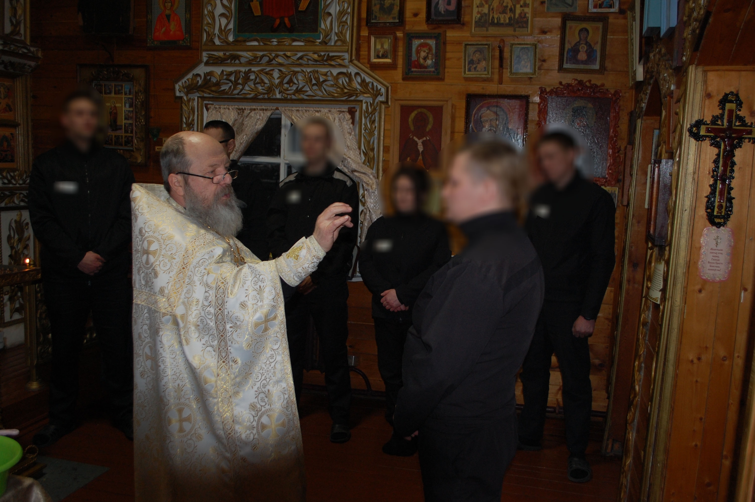 Осужденная из колонии в Сегежском районе приняла крещение