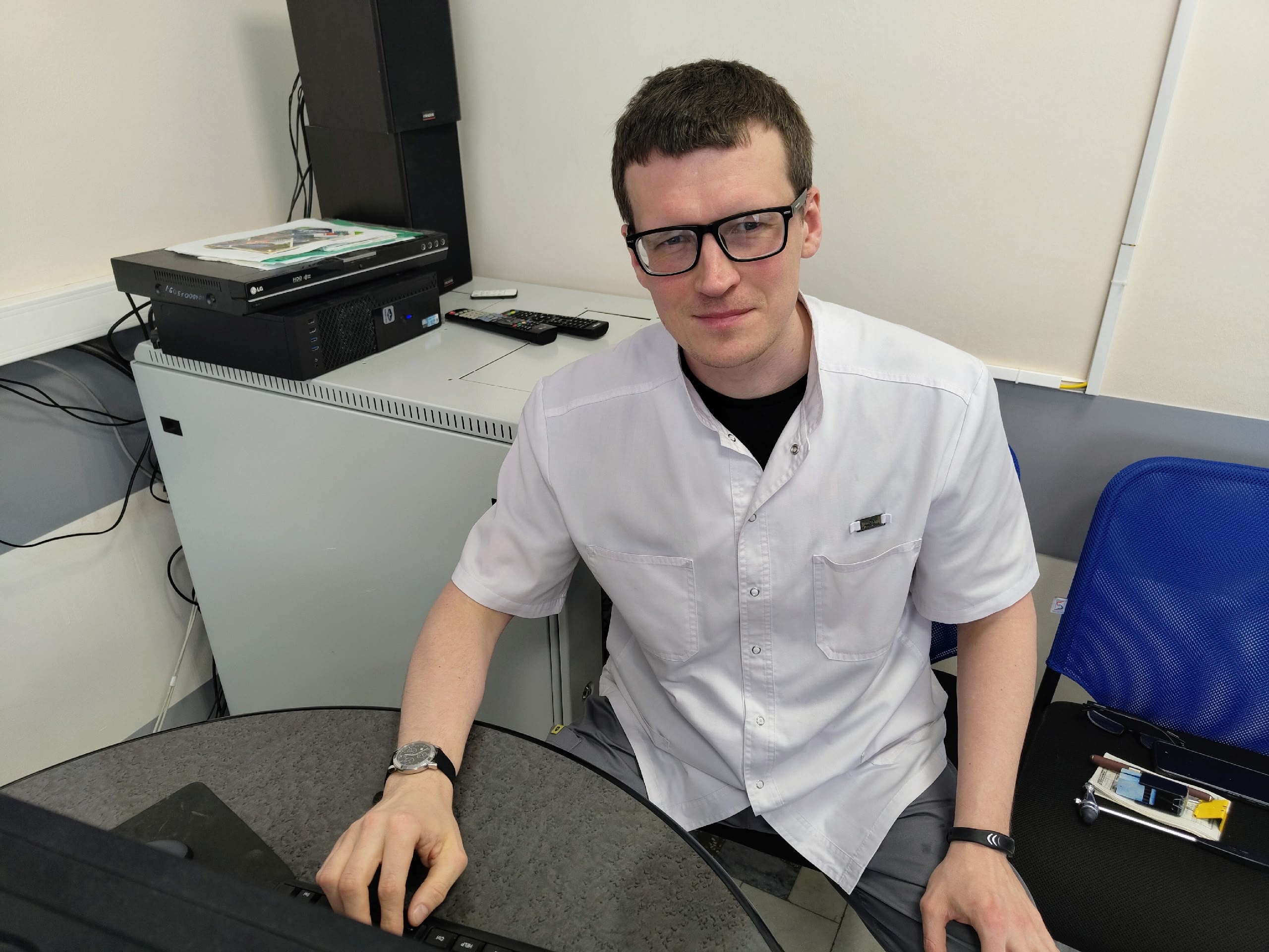 Невролог Илья Сиренев рассказал о болезни Стивена Хокинга