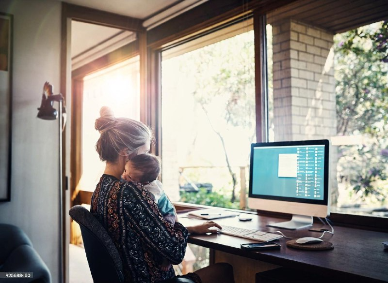 Каждая вторая россиянка досрочно выходит из декрета