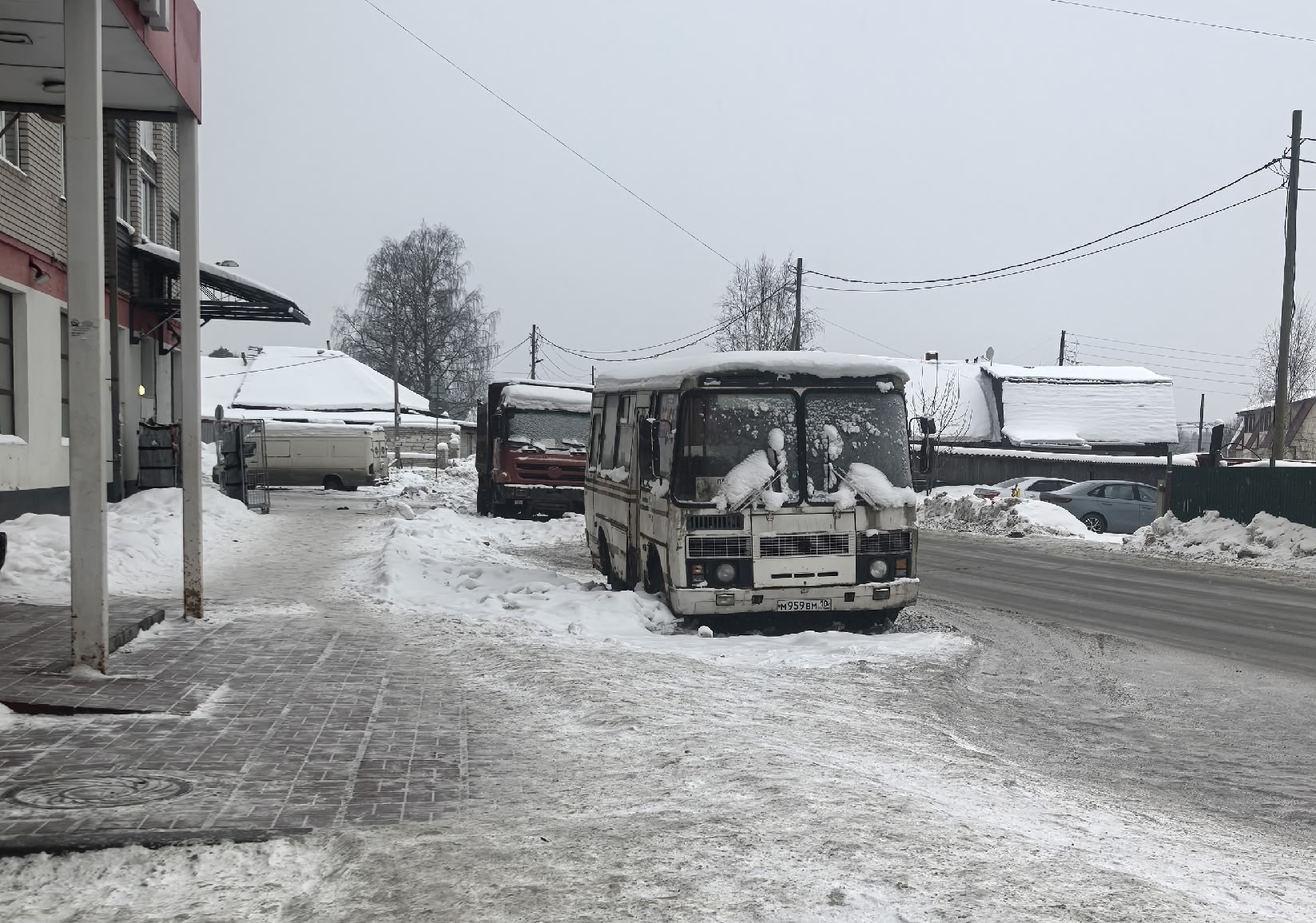 Жители Петрозаводска жалуются на годами ржавеющие машины
